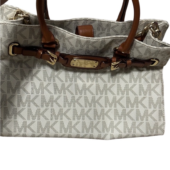 Michael kors purse - Picture 5 of 8